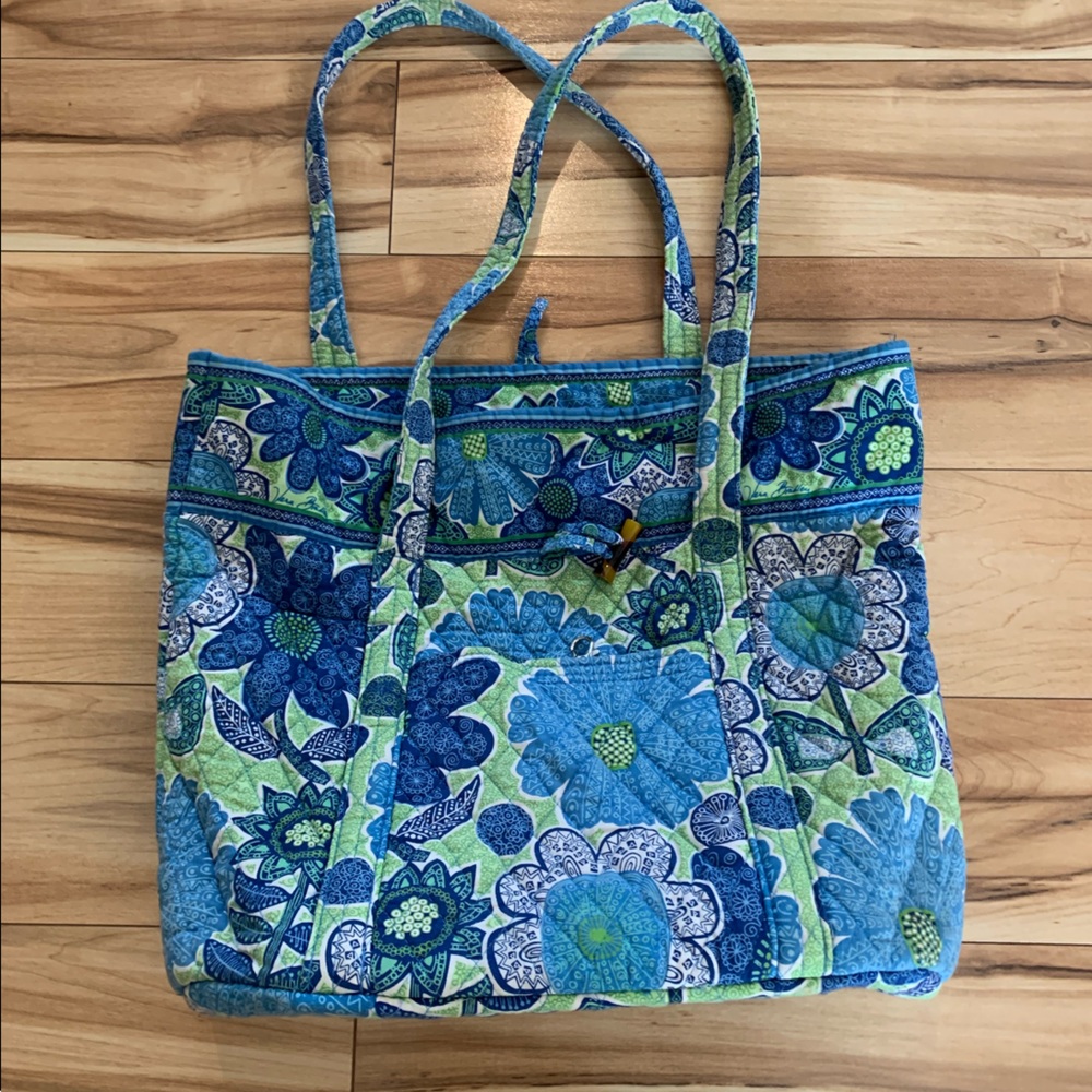 Great used condition Vera Bradley shoulder bag